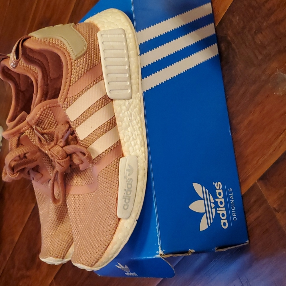 Shoes - Picture 4 of 5